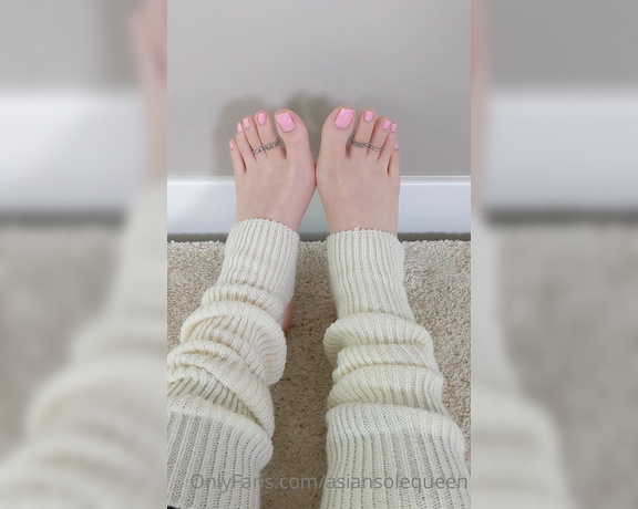 Asian Sole Queen aka Asiansolequeen OnlyFans - Suck my toe rings off and then put them back on, with your mouth only Im around for video calls