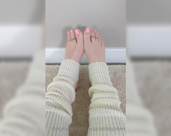 Asian Sole Queen aka Asiansolequeen OnlyFans - Suck my toe rings off and then put them back on, with your mouth only Im around for video calls