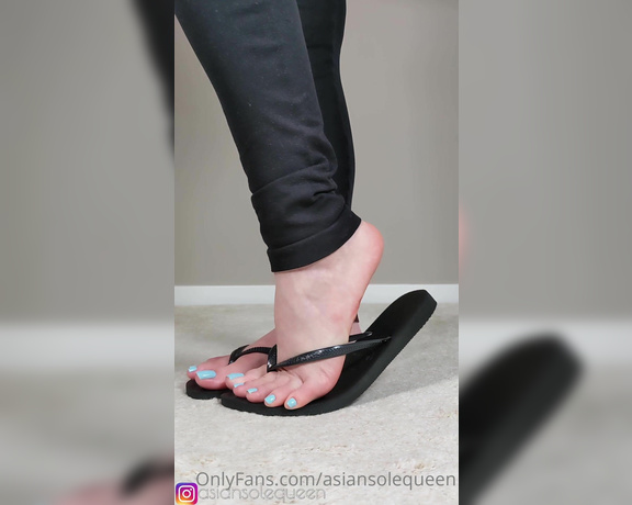 Asian Sole Queen aka Asiansolequeen OnlyFans - New clip available I tease you with my pretty toes and soles in flip flops and show them off from