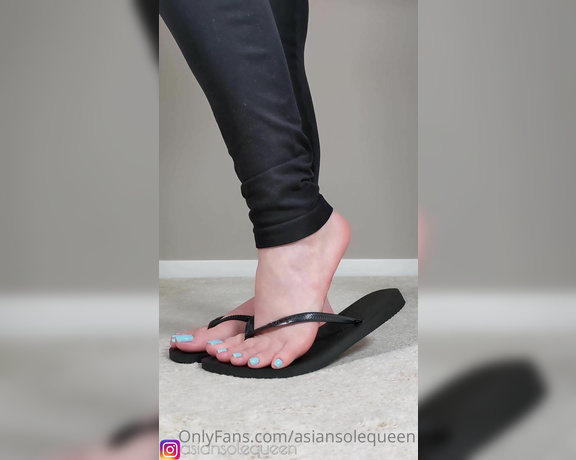 Asian Sole Queen aka Asiansolequeen OnlyFans - New clip available I tease you with my pretty toes and soles in flip flops and show them off from