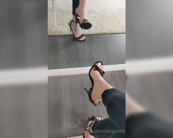 Asian Sole Queen aka Asiansolequeen OnlyFans - Tonights the last chance to Skype with the white since Im getting a pedi tomorrow so make sure