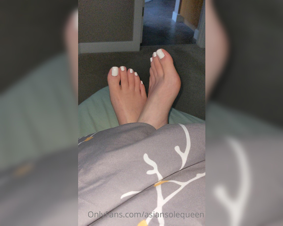 Asian Sole Queen aka Asiansolequeen OnlyFans - Do my toe wiggles put you in a trance Still milking for the rest of the night with my pretty white