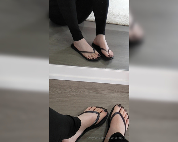 Asian Sole Queen aka Asiansolequeen OnlyFans - Lemme drain your balls with my perfect toes and soles Im available for vid calls and chat sessio