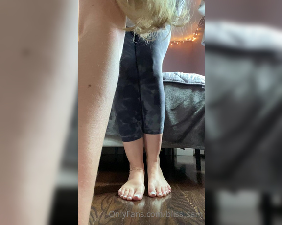 Sam Soles aka Sams_soles OnlyFans - I had no idea the cats were in the frame…please ignore and stare at my beautiful toes instead