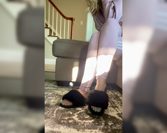 Sam Soles aka Sams_soles OnlyFans - Point of view you’re a friend of mine watching me as I play with my slides Also, I changed