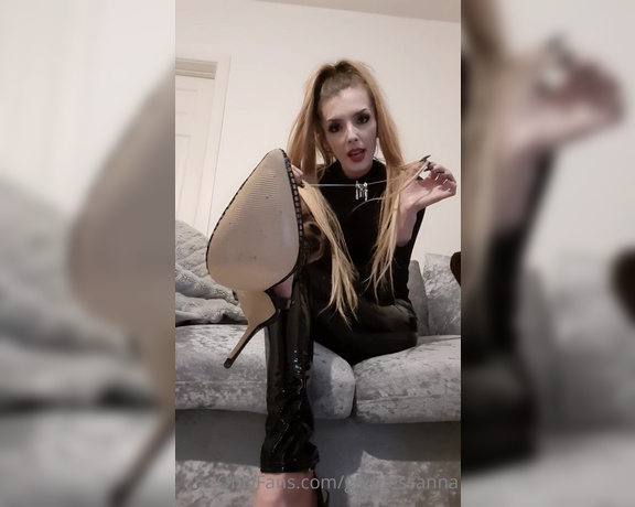 Goddess Anna aka Goddessanna OnlyFans - Suck that heel