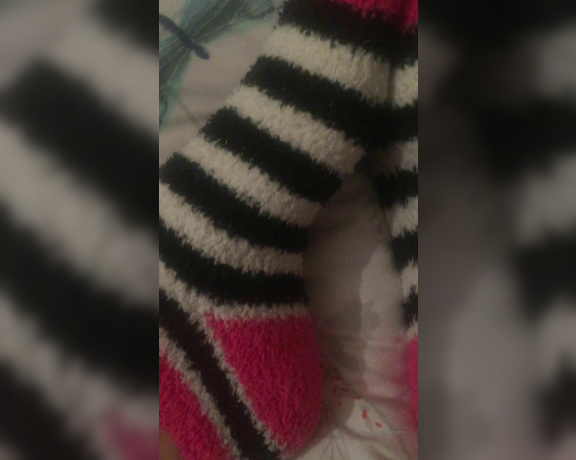 Goddess Anna aka Goddessanna OnlyFans - VIDEO! Nothing like some sunday foot worship Fluffy socks & smooth soft naked soles