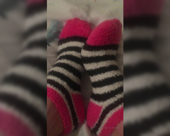 Goddess Anna aka Goddessanna OnlyFans - VIDEO! Nothing like some sunday foot worship Fluffy socks & smooth soft naked soles