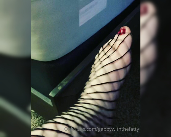 Goddess Gabrielle aka Dommiemommyy OnlyFans - I hope everyone has a foot filled weekend!