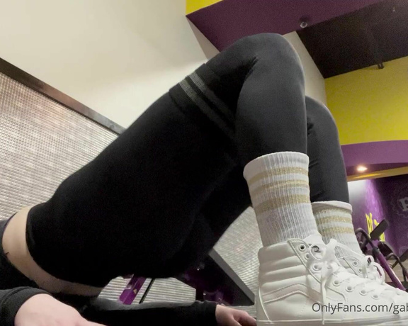 Goddess Gabrielle aka Dommiemommyy OnlyFans - My favorite gluteleg warm ups right now + a dude wanting my gym socks once again 1