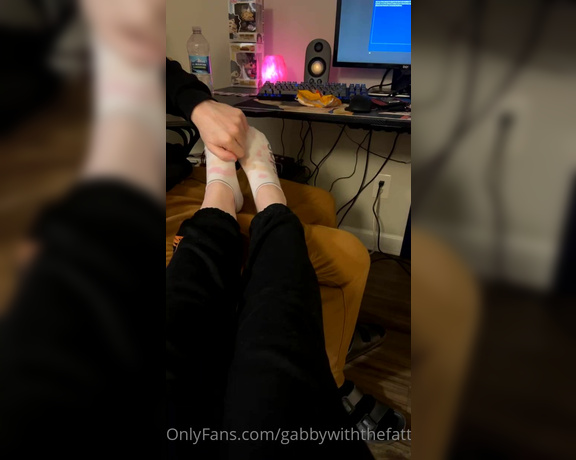 Goddess Gabrielle aka Dommiemommyy OnlyFans - After a long day of family festivities… it’s time for a foot rub 1