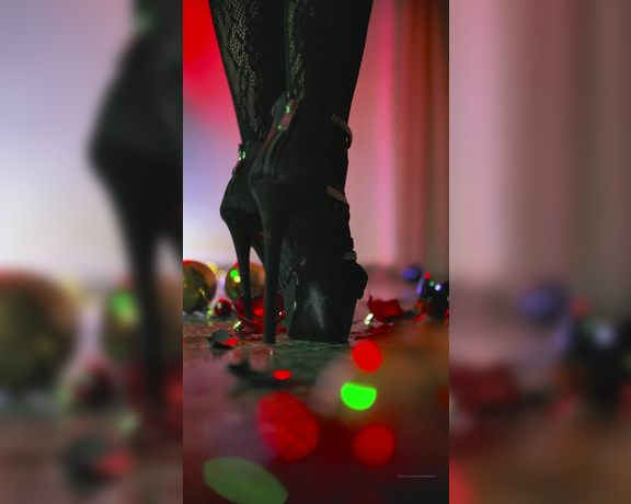 Ishameless aka Ishamelesss OnlyFans - Having some extra fun with crushing balls in festive mood! (turn the sound on ) 1