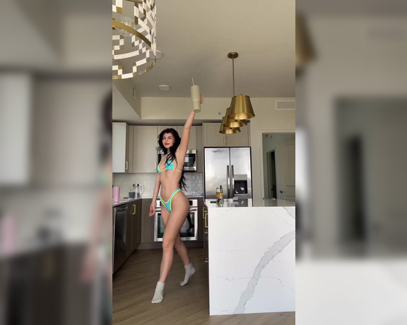 Victoria aka Queenpussybossv OnlyFans - Dance with