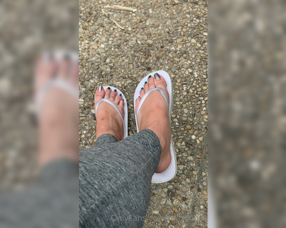 Natasha Vibez aka Foot_vibez OnlyFans - Before & during my pedi New pedicure pictures uploaded and I love it this is just the base col 1
