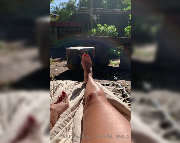 Stella Liberty aka Stella_liberty OnlyFans - Sun and toes