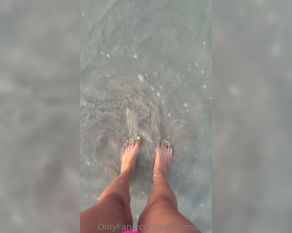 Mia Myers aka Exoticmiaxo OnlyFans - Let me put my feet full of sand all over your face