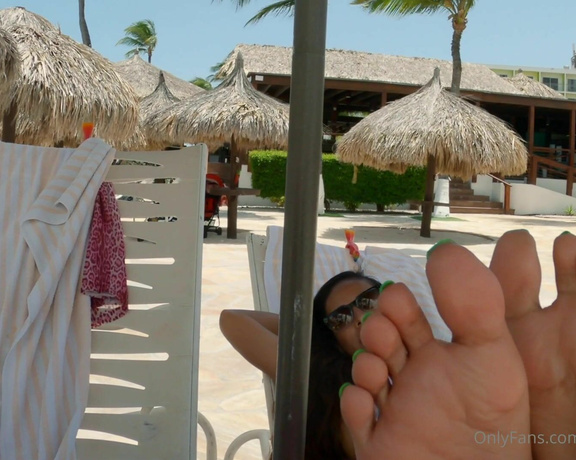 Alexia Ramsey aka Alexia_ramsey OnlyFans - (Part 1) Just a little public foot teasing in Aruba Started off on land and then my partner wanted