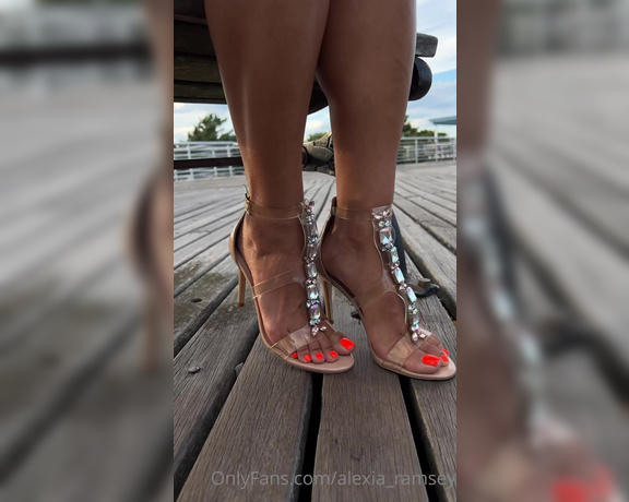 Alexia Ramsey aka Alexia_ramsey OnlyFans - New bright orange manipedi thanks to an awesome sponsor!