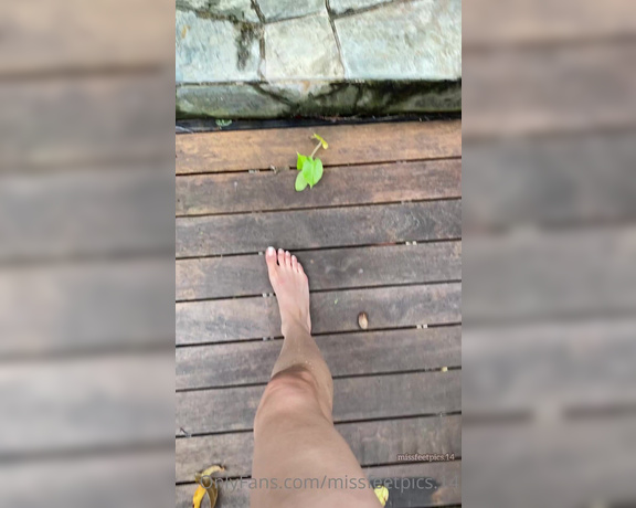 Alia Lizza aka Missfeetpics14 OnlyFans - Back from my holiday! look how burnt my feet are rn I need to be taken care of ’)) 3