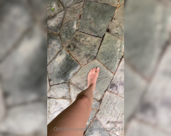 Alia Lizza aka Missfeetpics14 OnlyFans - Back from my holiday! look how burnt my feet are rn I need to be taken care of ’)) 3