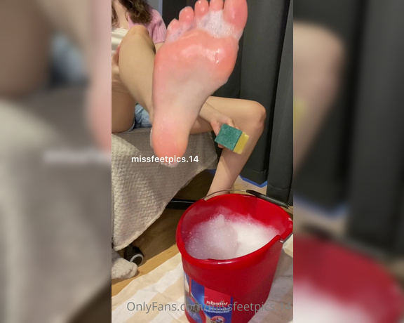 Alia Lizza aka Missfeetpics14 OnlyFans - Come and wash with me af1’s and nike socks strip soapy water sponge