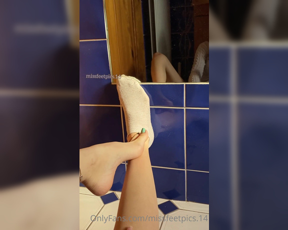 Alia Lizza aka Missfeetpics14 OnlyFans - The sun is hitting my toes perfectly sock strip white ankle socks