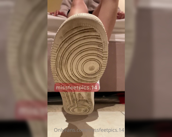 Alia Lizza aka Missfeetpics14 OnlyFans - A giantess stripping her socks & shoes for you