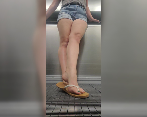 Austin Summers aka Pedipanty7_premium OnlyFans - Dirty ass airport feet lol 1