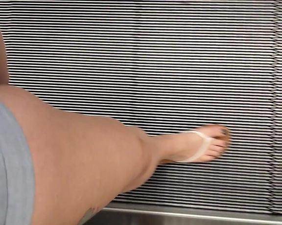 Austin Summers aka Pedipanty7_premium OnlyFans - Dirty ass airport feet lol 2