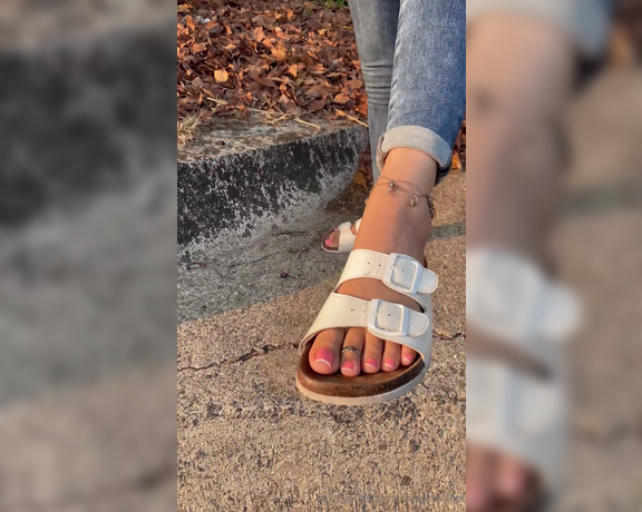 Goddess Cinnamon aka Cinnamonfeet2 OnlyFans - Love getting attention outside how many you think slowed down to see me and my perfect toes on 3