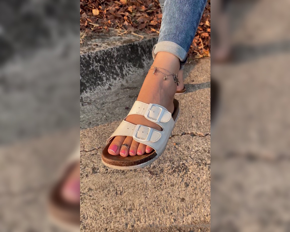 Goddess Cinnamon aka Cinnamonfeet2 OnlyFans - Love getting attention outside how many you think slowed down to see me and my perfect toes on 3