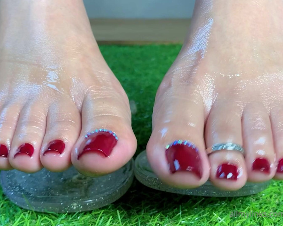 Goddess Cinnamon aka Cinnamonfeet2 OnlyFans - Want your slipping as I play with it 1