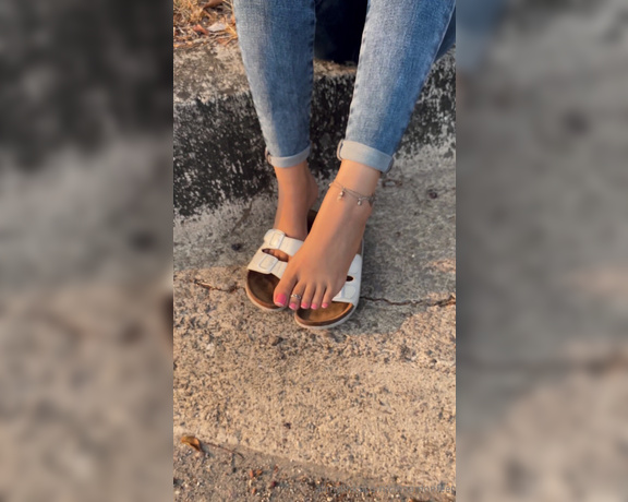 Goddess Cinnamon aka Cinnamonfeet2 OnlyFans - Love getting attention outside how many you think slowed down to see me and my perfect toes on 2