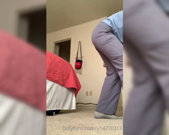 Solid Goddess aka Solidgoddess OnlyFans - Watch me remove my socks after work & show off my fat booty