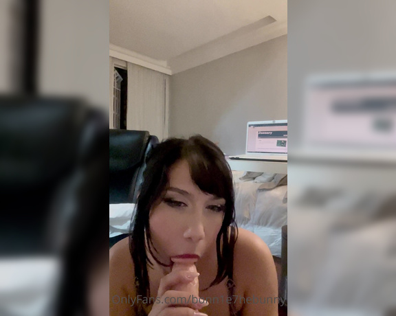 Ms.Bonnie aka Bonn1e7hebunny OnlyFans - Hentai Dream kinky Office lady gives in knees a Blowjob, close camera view + POV + ends with a massi