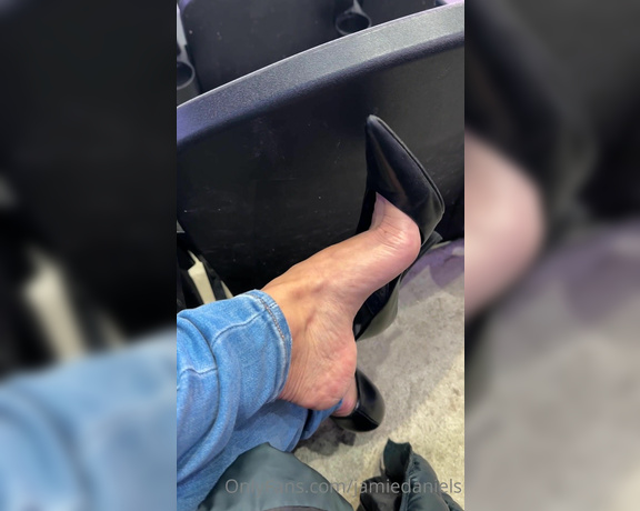 Jamie Daniels aka Jamiedaniels OnlyFans - Went to the islanders game tonight Little pregame shoe dangle