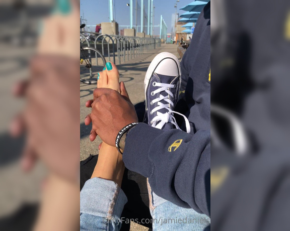 Jamie Daniels aka Jamiedaniels OnlyFans - Just a nice little foot rub in the park today So nice to finally feel the fresh air on my feet Foo