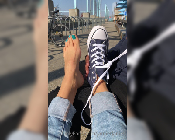 Jamie Daniels aka Jamiedaniels OnlyFans - Just a nice little foot rub in the park today So nice to finally feel the fresh air on my feet Foo