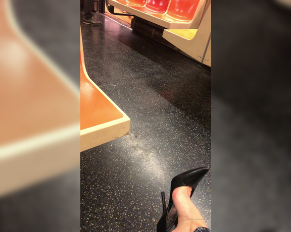 Jamie Daniels aka Jamiedaniels OnlyFans - So many LOVED my shoe dangle in the subway videos Here is one from a few months back before the ins