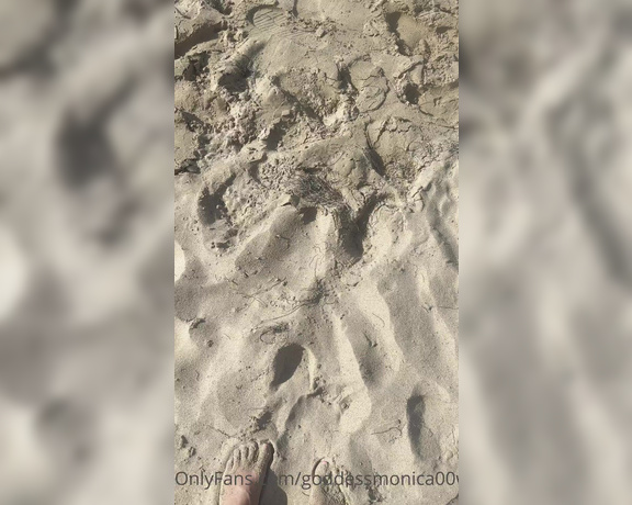 Goddess monica aka Goddessmonica00w OnlyFans - Beach feet