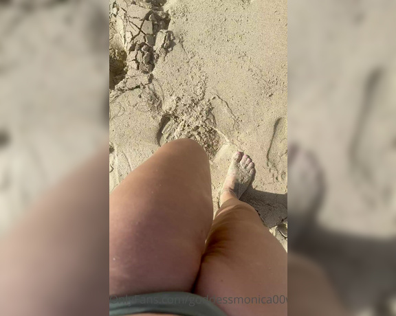 Goddess monica aka Goddessmonica00w OnlyFans - Beach feet