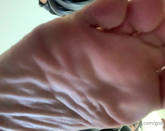 Goddess monica aka Goddessmonica00w OnlyFans - Giantess caught you peeking  Now you’d gonna die between our toes @worship nicoles soles