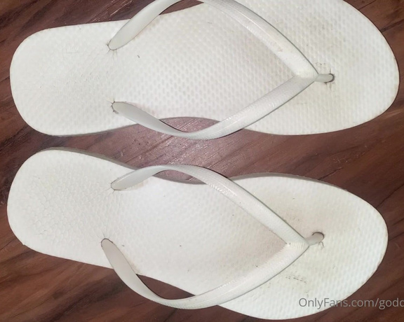 Goddess monica aka Goddessmonica00w OnlyFans - New white crispy old navy flip flop joi