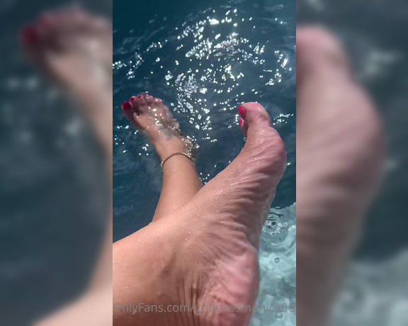Goddess monica aka Goddessmonica00w OnlyFans - Pool red pedi feet