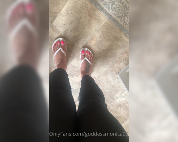 Goddess monica aka Goddessmonica00w OnlyFans - Flip flip walk around