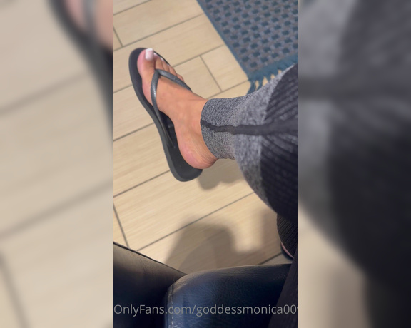 Goddess monica aka Goddessmonica00w OnlyFans - As I wait for my oil change