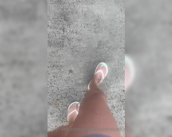 Goddess monica aka Goddessmonica00w OnlyFans - Old navy flip flop walk around 1