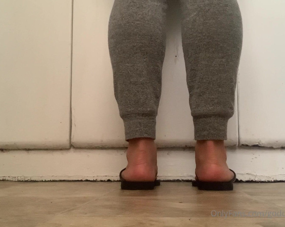 Goddess monica aka Goddessmonica00w OnlyFans - Flip flop view  how long could you stand still while I’m doing chores