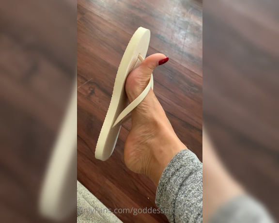 Goddess monica aka Goddessmonica00w OnlyFans - Sweaty white flip flop print and tease