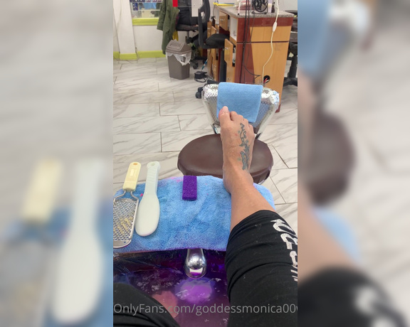 Goddess monica aka Goddessmonica00w OnlyFans - Clean those feet girl